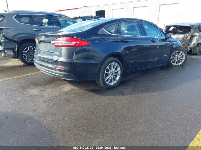 Ford 2019 2019 3FA6P0LU1KR262008 Image 4