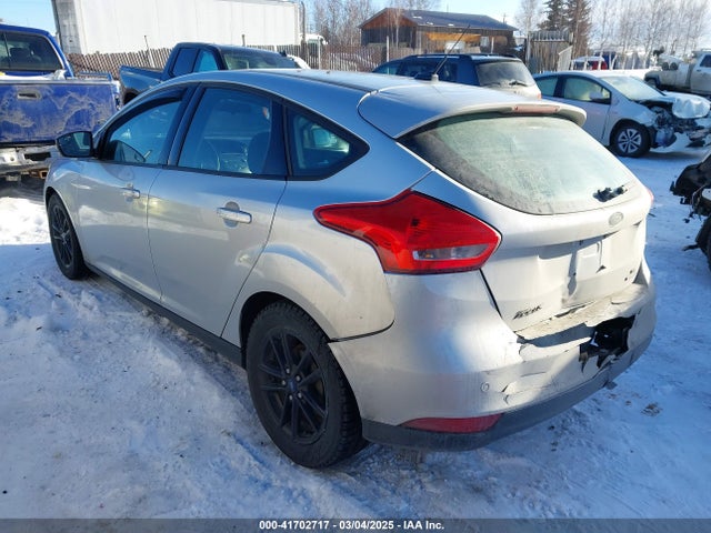 Ford FOCUS SE 2015 1FADP3K29FL386430 Image 3