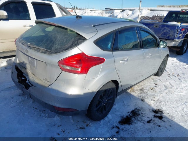 Ford FOCUS SE 2015 1FADP3K29FL386430 Image 4