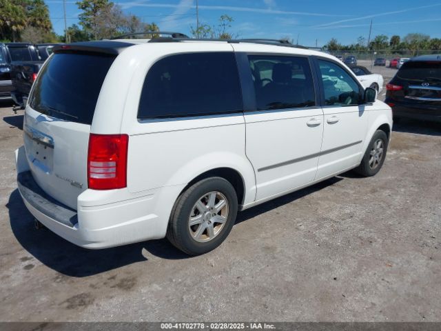 2010 CHRYSLER TOWN & COUNTRY 2A4RR8D17AR414814 Photo 3
