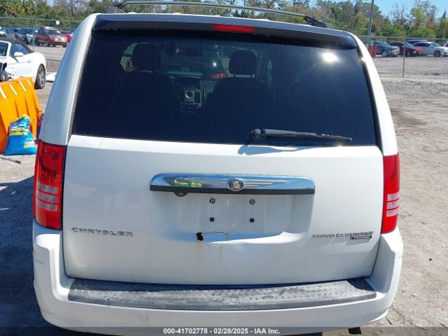 2010 CHRYSLER TOWN & COUNTRY 2A4RR8D17AR414814 Photo 5