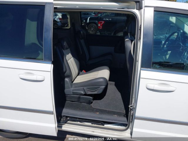 2010 CHRYSLER TOWN & COUNTRY 2A4RR8D17AR414814 Photo 7