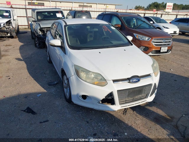 Ford FOCUS SE 2014 1FADP3K29EL392761 Image 1