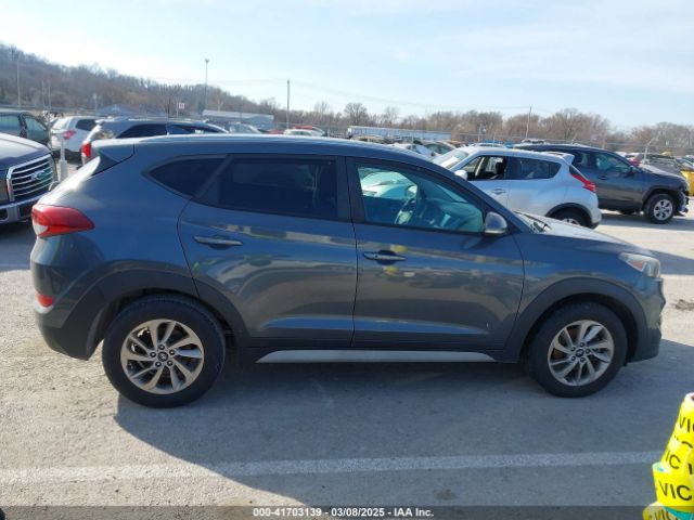 KM8J33A40HU459575 Hyundai Tucson Se Plus