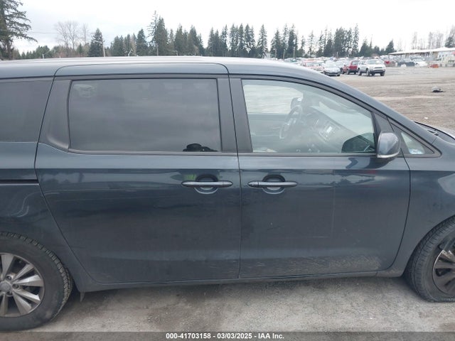 KIA SEDONA LX 2017 KNDMB5C16H6220040 Image 13