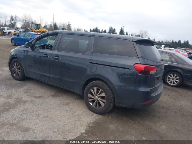 KIA SEDONA LX 2017 KNDMB5C16H6220040 Image 3