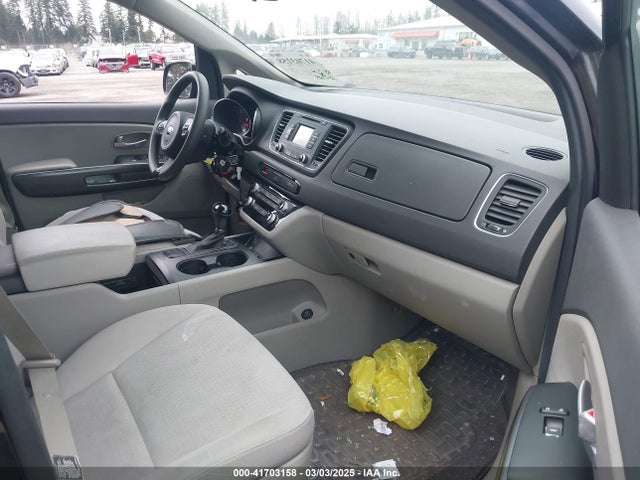 KIA SEDONA LX 2017 KNDMB5C16H6220040 Image 5