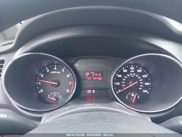 KIA SEDONA LX 2017 KNDMB5C16H6220040 Image 7