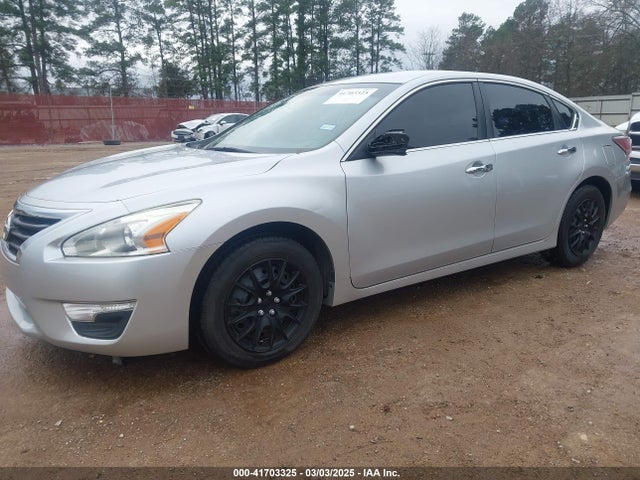 Nissan Altima 2.5 S 2014 1N4AL3AP3EC158952 Image 2