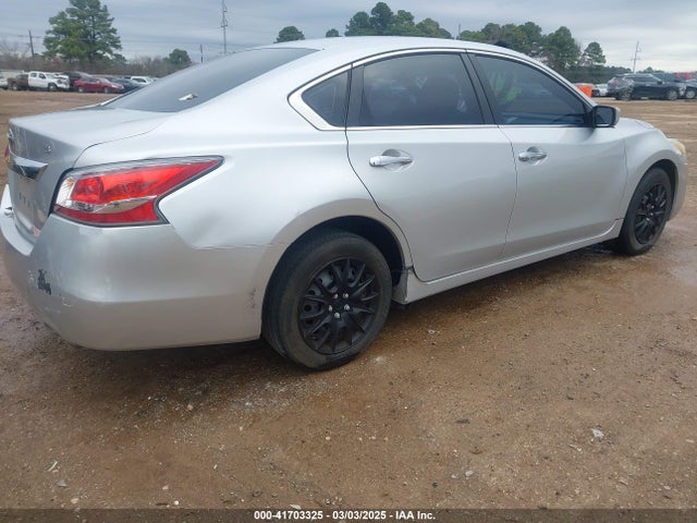 Nissan Altima 2.5 S 2014 1N4AL3AP3EC158952 Image 4