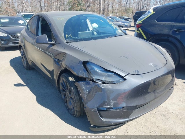2024 TESLA MODEL Y 7SAYGDEF2RA308370 Photo 0