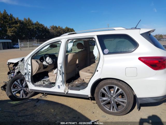 5N1DR2MM8HC624702 Nissan Pathfinder Platinum