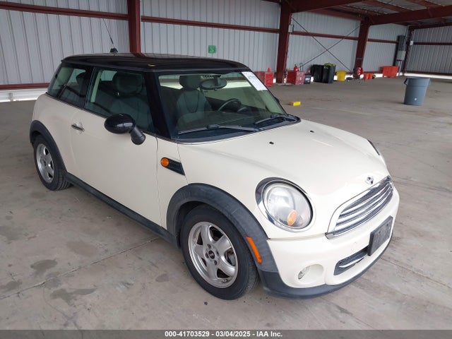 2011 MINI COOPER WMWSU3C53BT251115 Photo 0