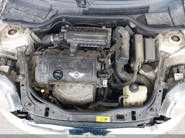 2011 MINI COOPER WMWSU3C53BT251115 Photo 9