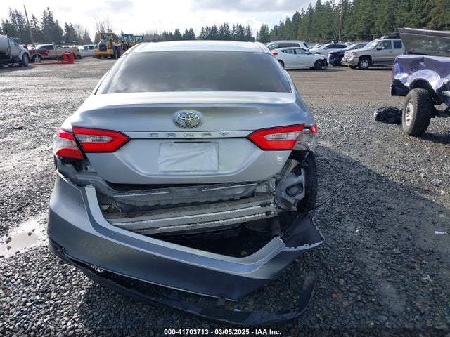 Toyota CAMRY LE 2018 4T1B11HK7JU057089 Image 16