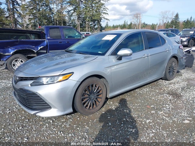 Toyota CAMRY LE 2018 4T1B11HK7JU057089 Image 2