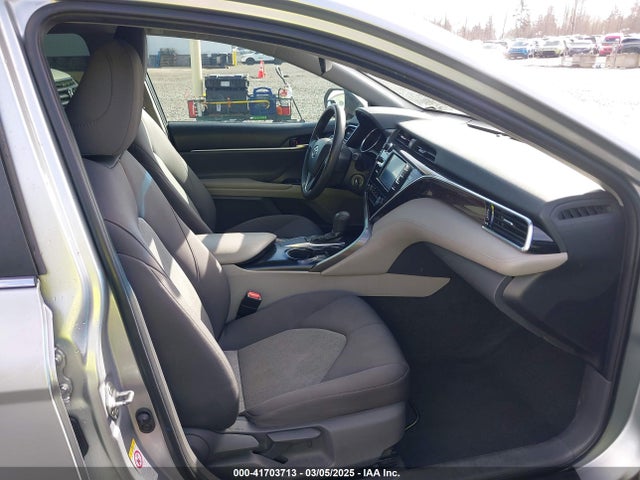 Toyota CAMRY LE 2018 4T1B11HK7JU057089 Image 5