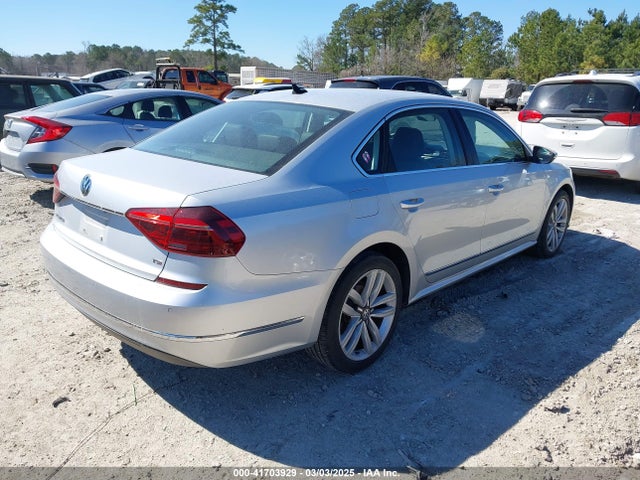 1VWGT7A35HC028813 Volkswagen Passat 1.8t Se