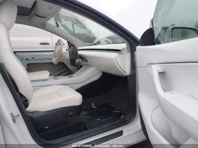 2021 TESLA MODEL Y 5YJYGDEE5MF112262 Photo 4