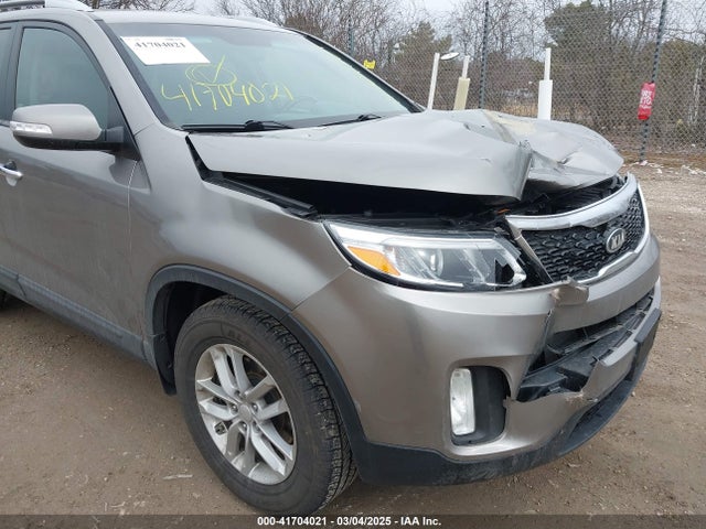 5XYKT3A60EG478764 KIA SORENTO LX