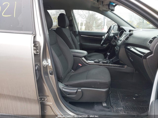 5XYKT3A60EG478764 KIA SORENTO LX