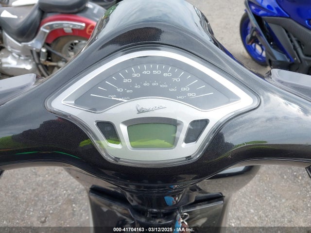ZAPM818G9K5900160 Vespa E4 Engine