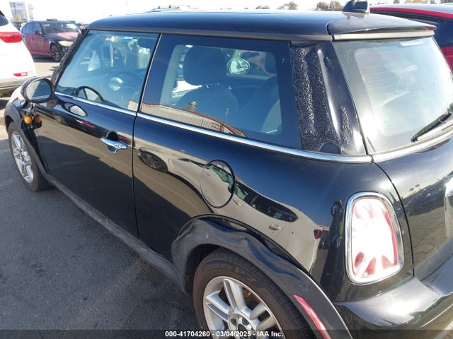 2011 MINI COOPER WMWSU3C56BT093420 Photo 5