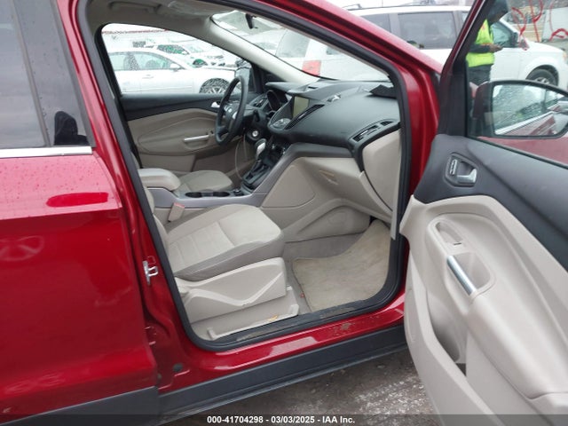 1FMCU9GX7EUC35483 Ford ESCAPE SE