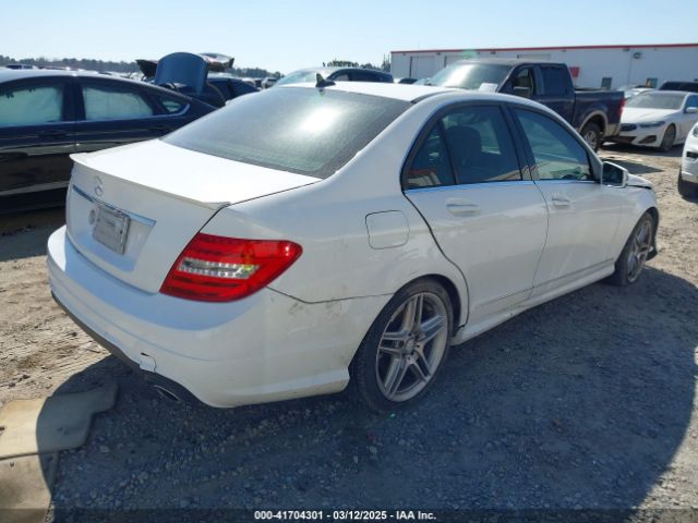 2013 MERCEDES-BENZ C 350 WDDGF5HB1DA861449 Photo 3