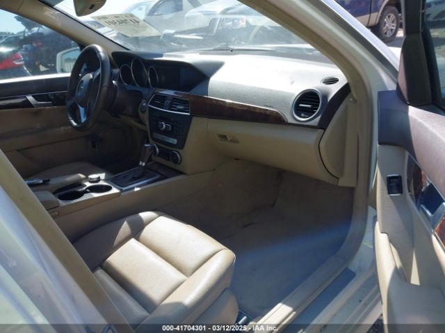 2013 MERCEDES-BENZ C 350 WDDGF5HB1DA861449 Photo 4