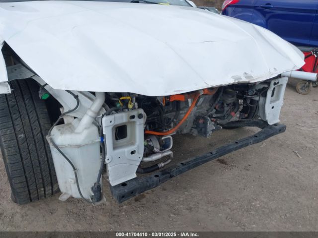KMHLM4AJ6NU023102 Hyundai Elantra Hybrid Blue