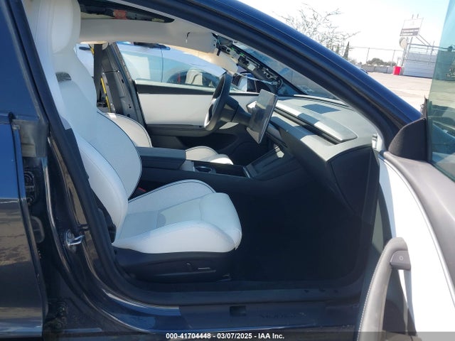 2024 TESLA MODEL 3 5YJ3E1ET7RF769598 Photo 4