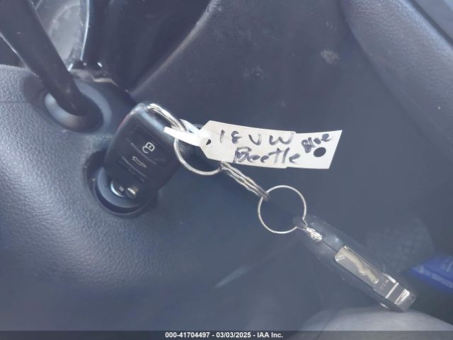 3VWFD7ATXJM711734 Volkswagen Beetle 2.0t Coast/2.0t S