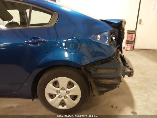 3KPFL4A72JE262437 KIA FORTE LX