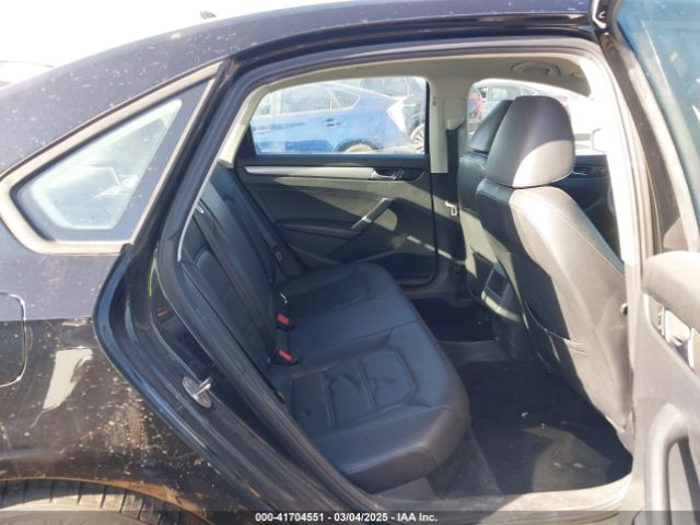 1VWAT7A3XFC068792 Volkswagen Passat 1.8t Wolfsburg Edition