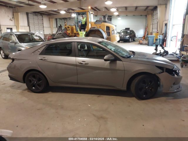 KMHLM4AG5PU603111 Hyundai ELANTRA SEL