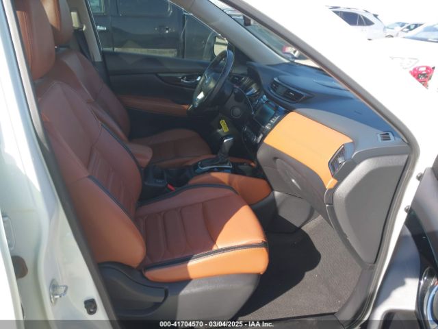 JN8AT2MT4JW487069 Nissan Rogue Sl