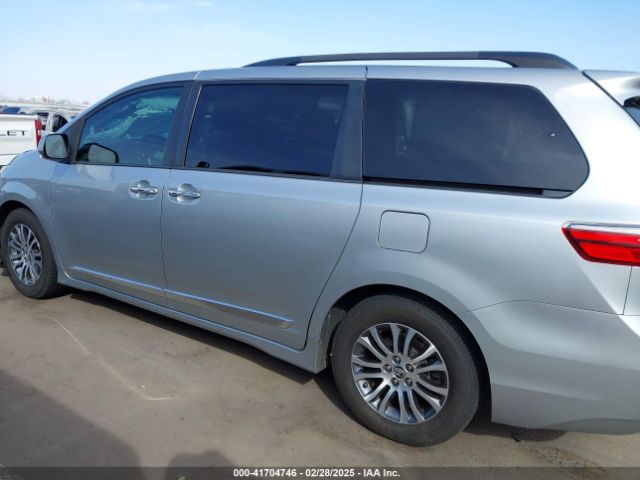 5TDYZ3DC3KS018989 Toyota Sienna Xle 8 Passenger