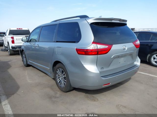 5TDYZ3DC3KS018989 Toyota Sienna Xle 8 Passenger
