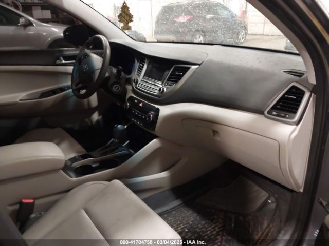 KM8J23A47HU528524 Hyundai TUCSON SE