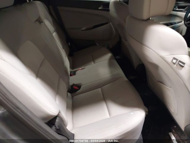 KM8J23A47HU528524 Hyundai TUCSON SE
