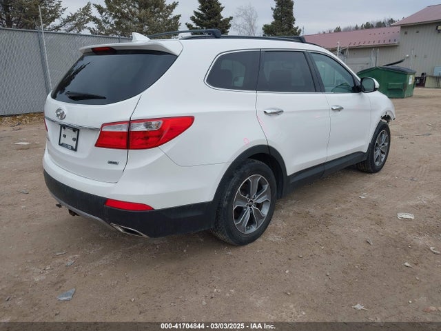 KM8SMDHF1GU153322 Hyundai Santa Fe Se