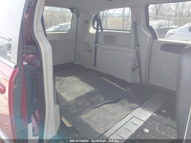 2014 Chrysler Town & Country Touring მანქანა იყიდება აუქციონზე, vin: 2C4RC1BG6ER294564, აუქციონის ნომერი: 41704920