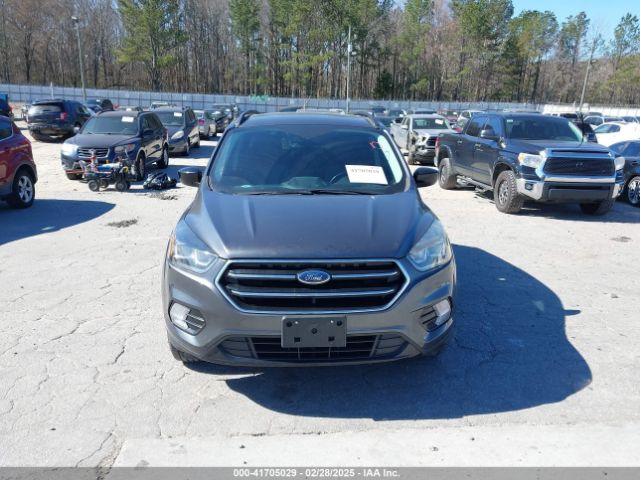 1FMCU9GD0JUA40096 Ford ESCAPE SE