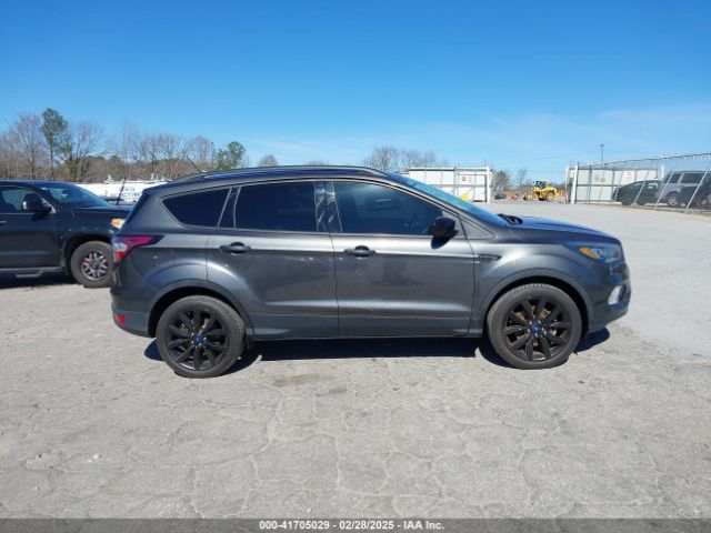 1FMCU9GD0JUA40096 Ford ESCAPE SE