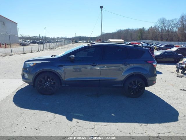 1FMCU9GD0JUA40096 Ford ESCAPE SE