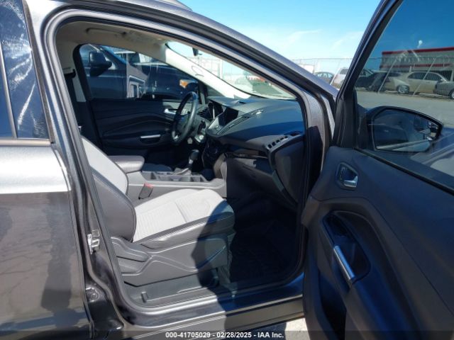 1FMCU9GD0JUA40096 Ford ESCAPE SE