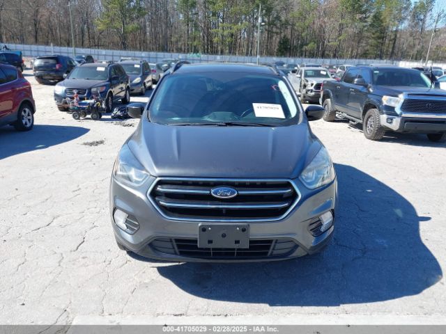 1FMCU9GD0JUA40096 Ford ESCAPE SE