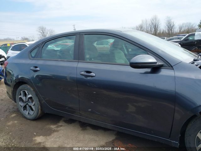 3KPF24ADXKE055613 KIA Forte Lxs
