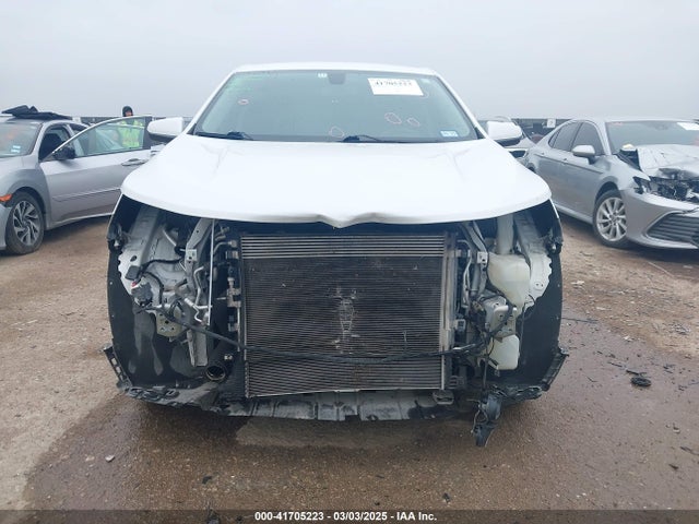 2GNAXJEV0J6141712 Chevrolet EQUINOX LT